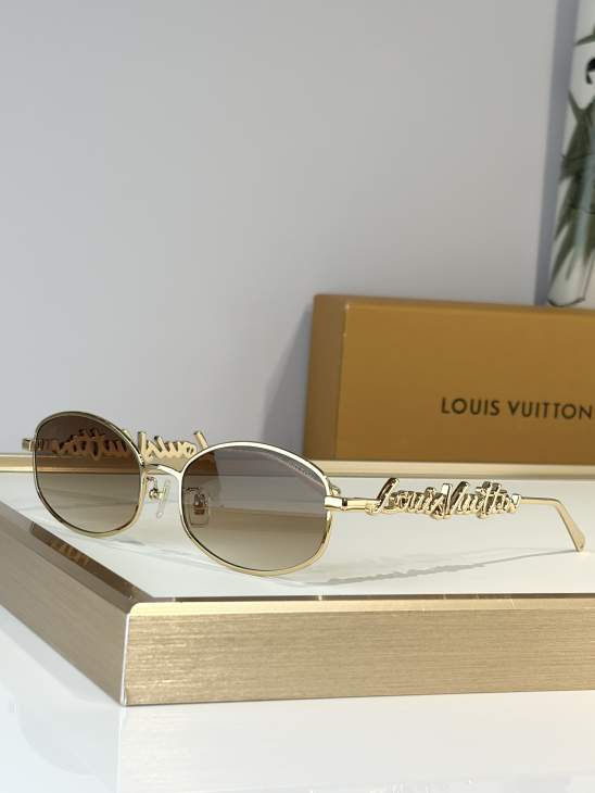 Picture of Louis Vuitton Sunglasses _SKUfw79683825fw